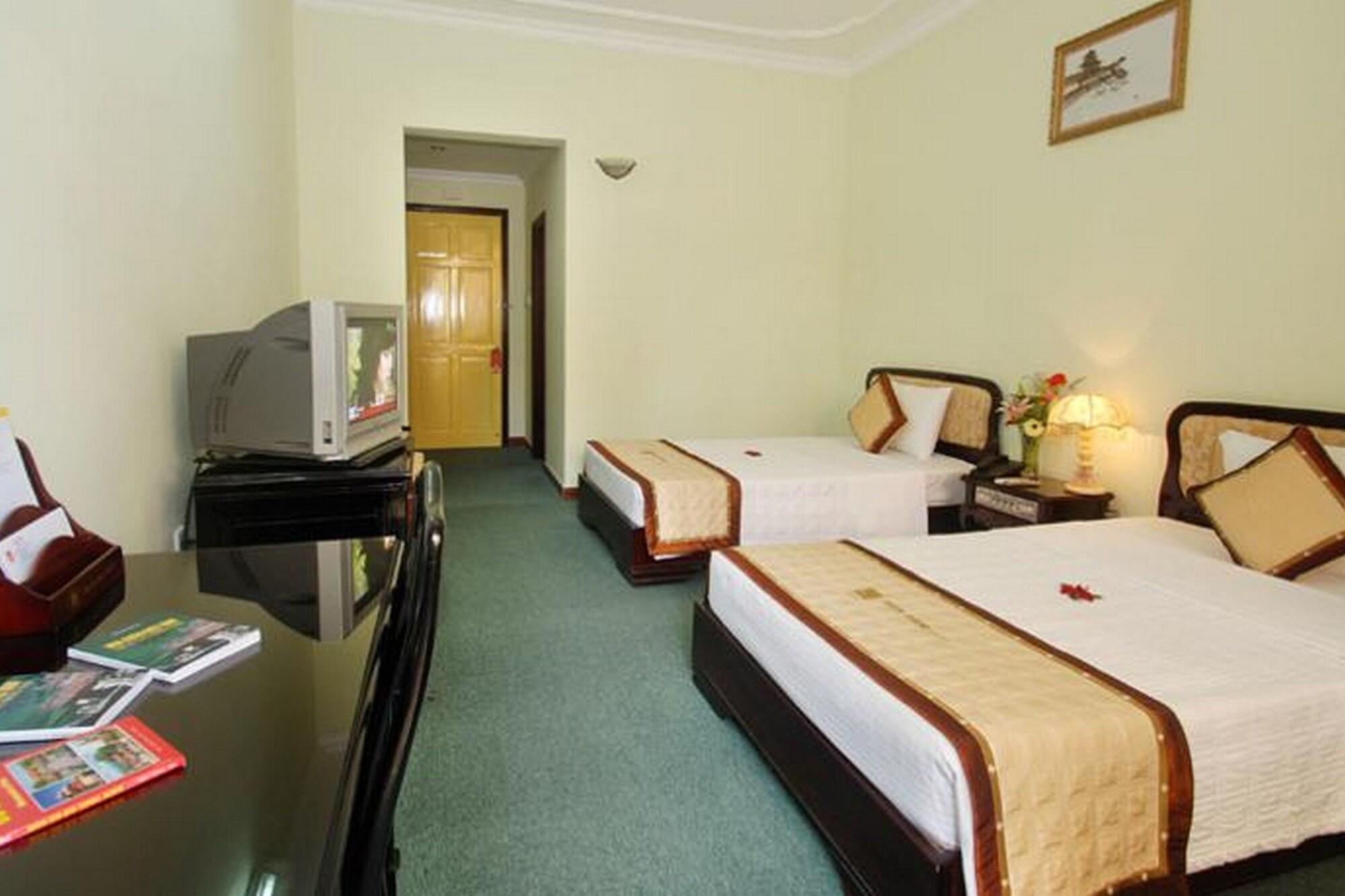 Duy Tan Hotel Хуе Екстериор снимка