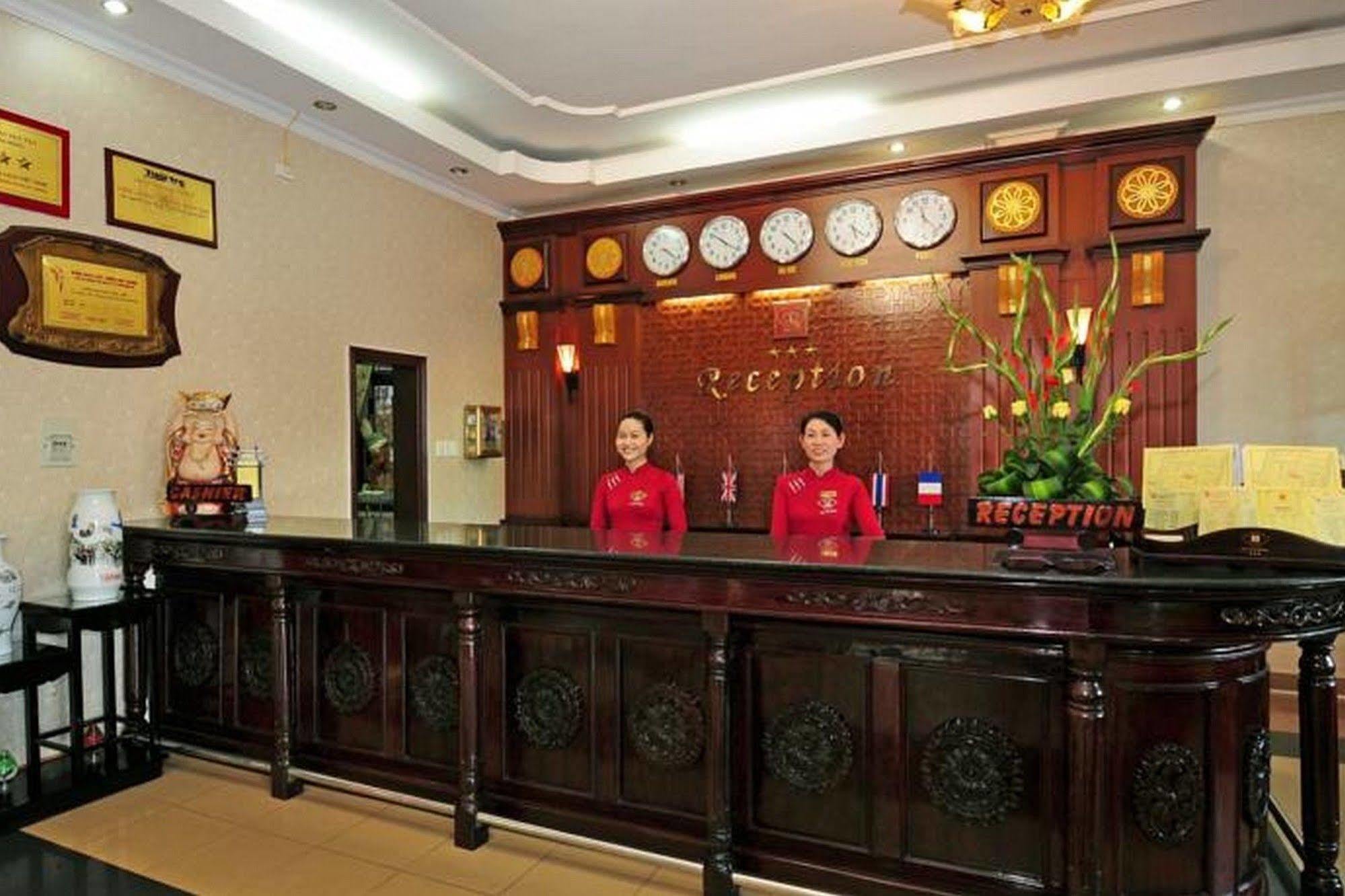 Duy Tan Hotel Хуе Екстериор снимка